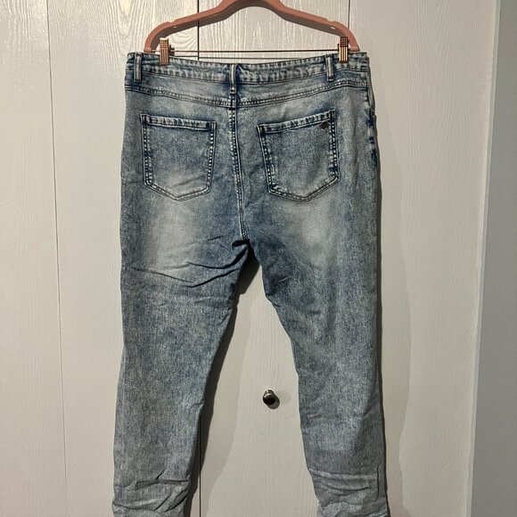 Acid Wash, Distressed Crop Jeans - Picture 4 of 5